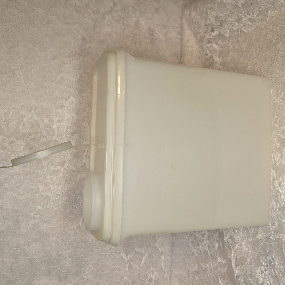 Tupperware: Container - Picture 3 of 7